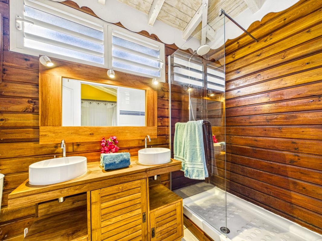 26.location villa avec piscine proche plage St François Guadeloupe